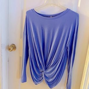 Woman’s Cupio front Knot long sleeve top Size Large